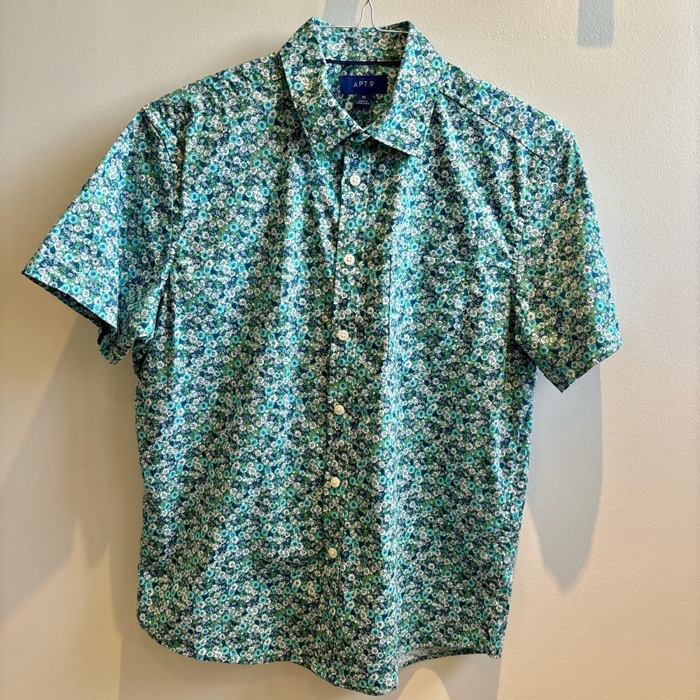 Apt. 9 Blue and White Casual Button Down Shirt